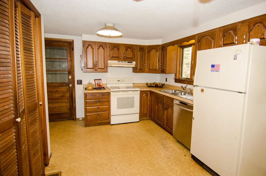 72 Leighton Road Durham ME 04222