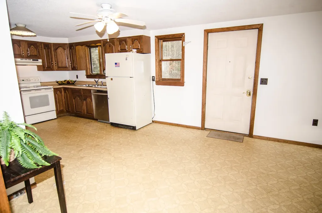 72 Leighton Road Durham ME 04222
