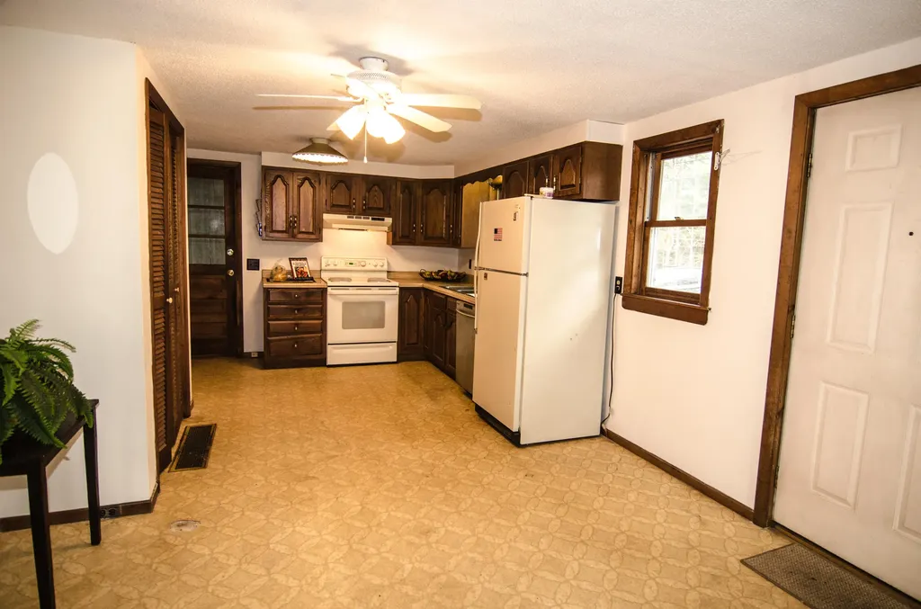 72 Leighton Road Durham ME 04222