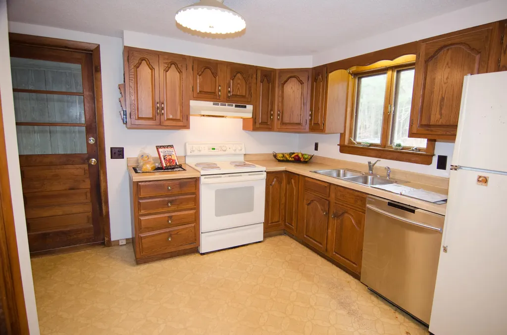 72 Leighton Road Durham ME 04222