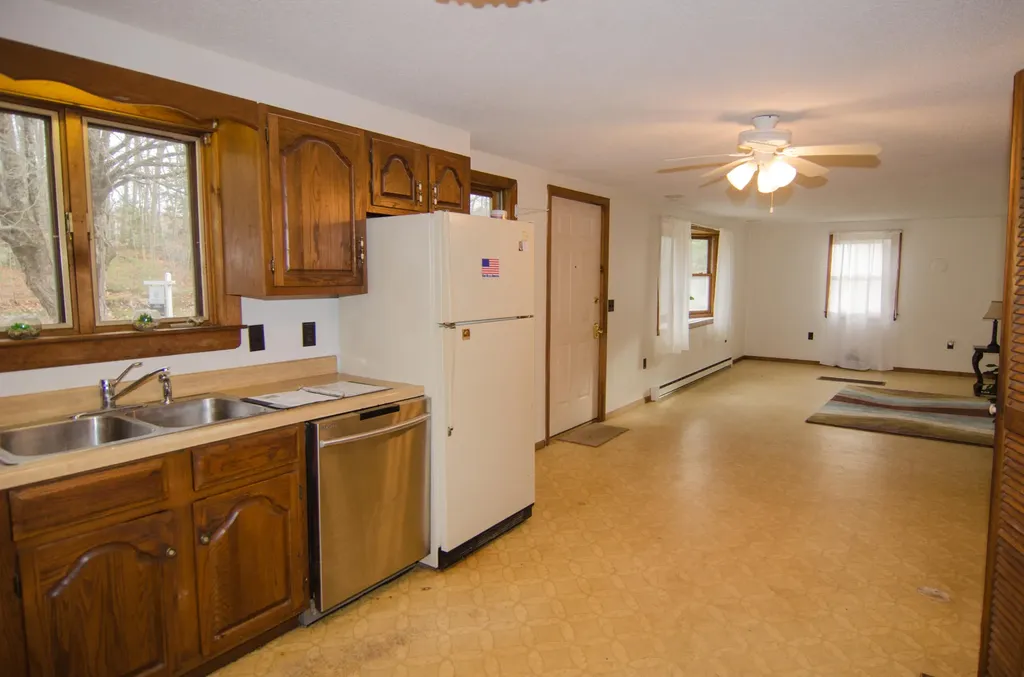 72 Leighton Road Durham ME 04222
