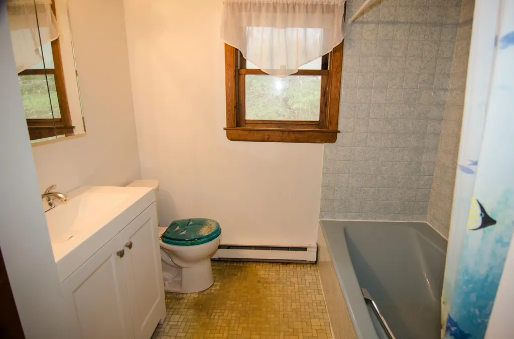 72 Leighton Road Durham ME 04222