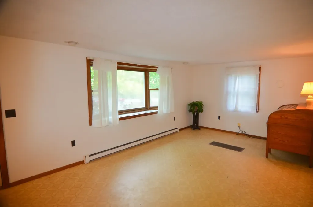 72 Leighton Road Durham ME 04222