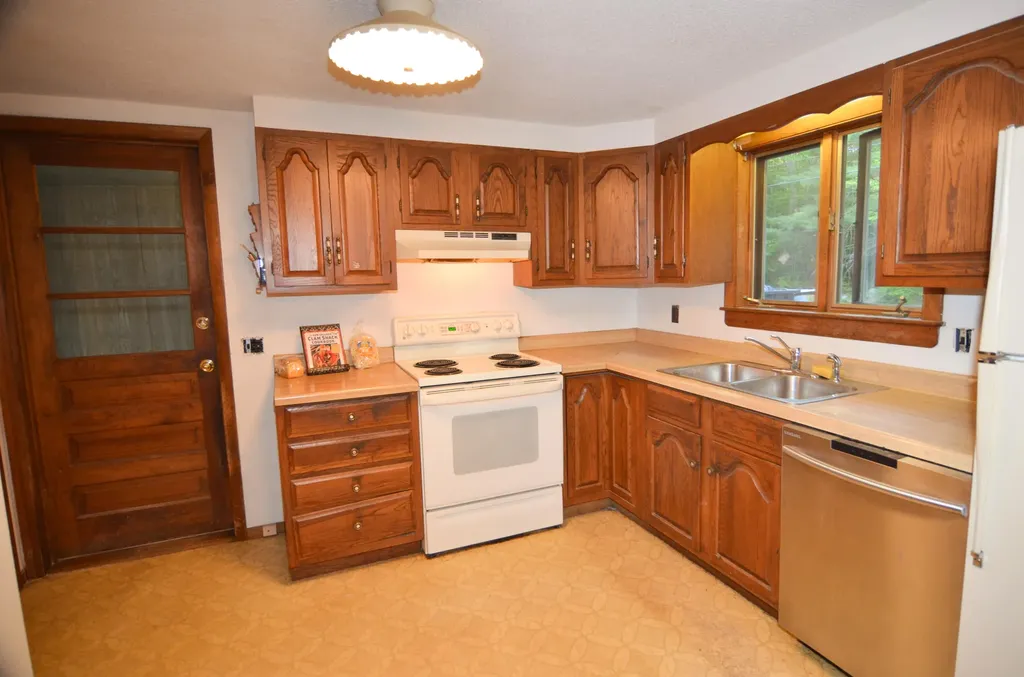 72 Leighton Road Durham ME 04222