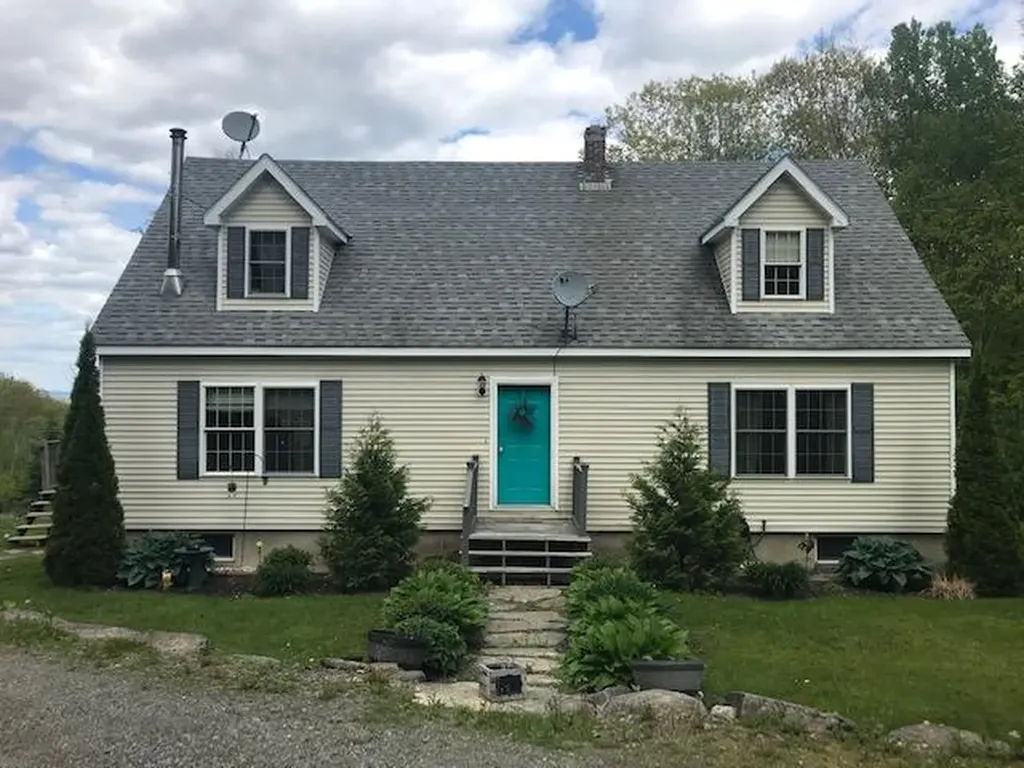 90 Hart Road Northport ME 04849