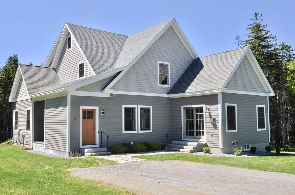 41 Jamesey Court Bristol ME 04539
