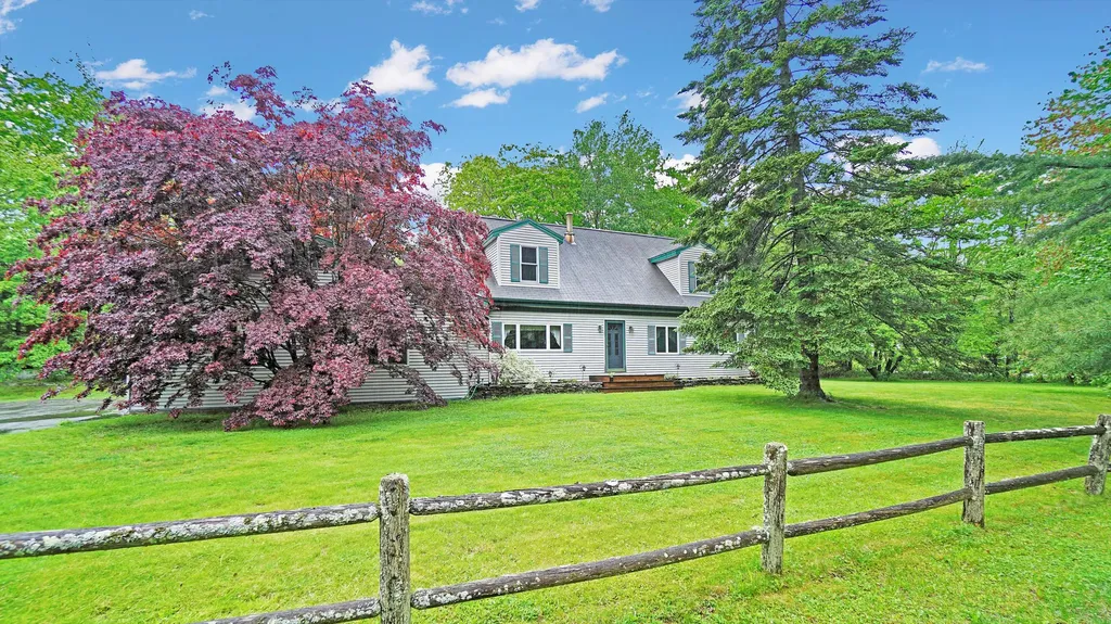 678 Foreside Road Topsham ME 04086