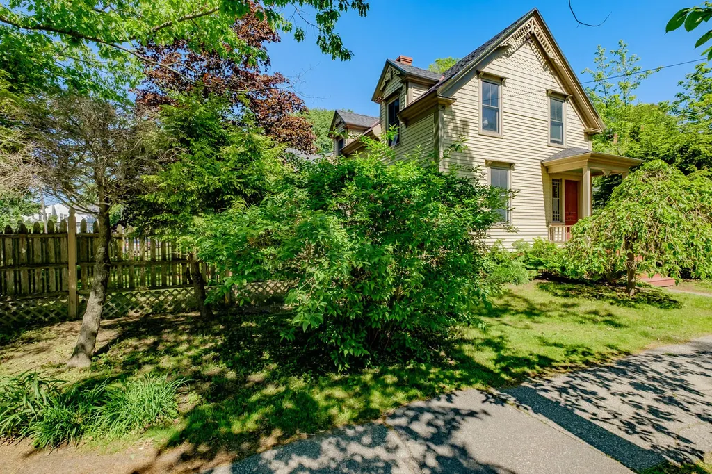 266 Maine Street Brunswick ME 04011