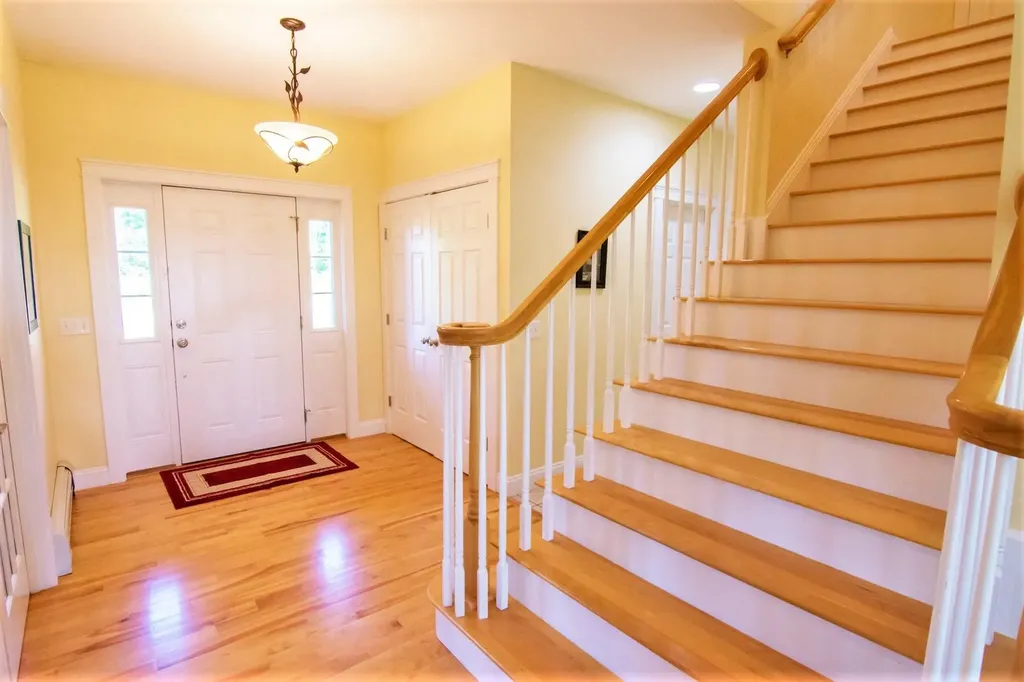 50 Dunton Circle Hampden ME 04444