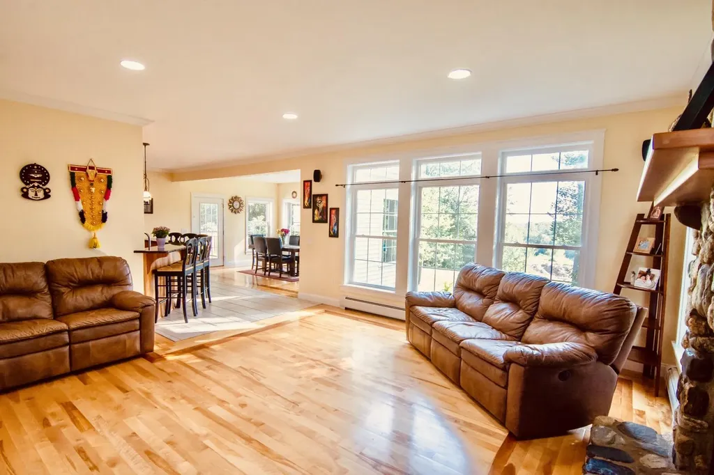 50 Dunton Circle Hampden ME 04444