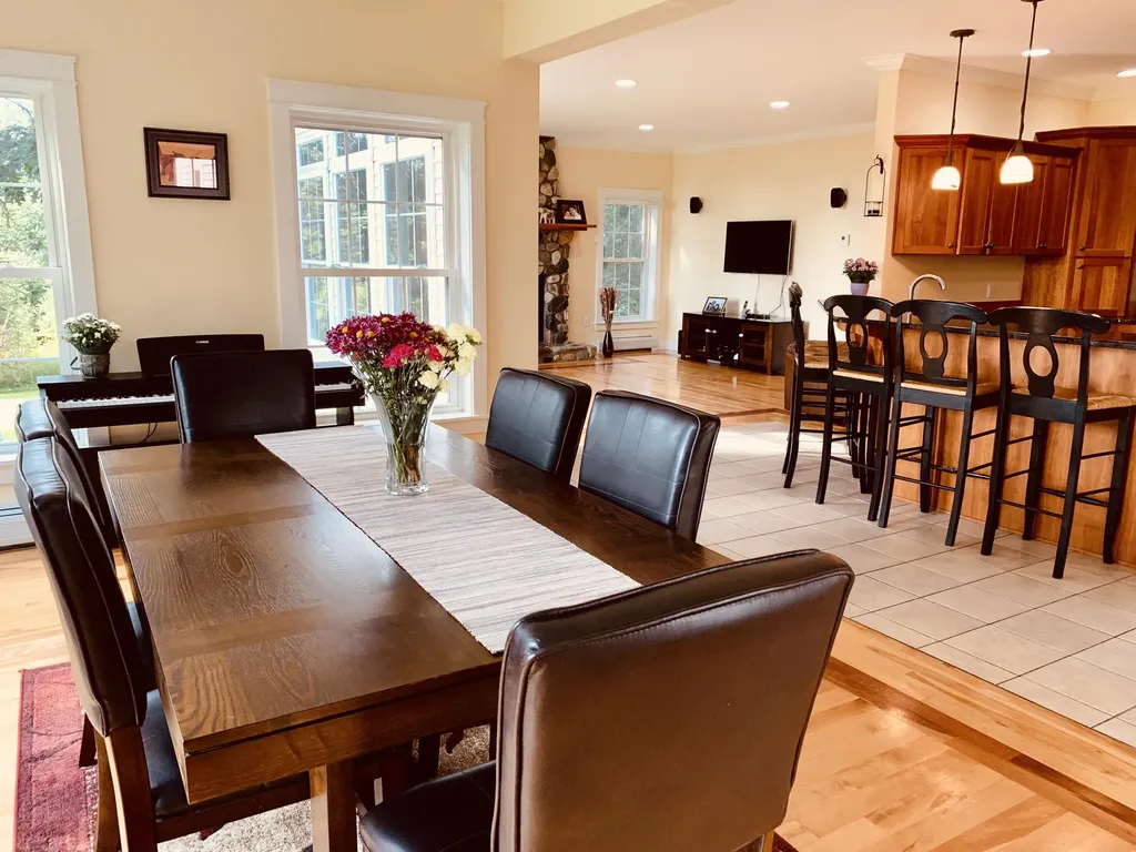 50 Dunton Circle Hampden ME 04444