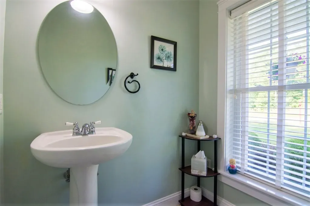 50 Dunton Circle Hampden ME 04444