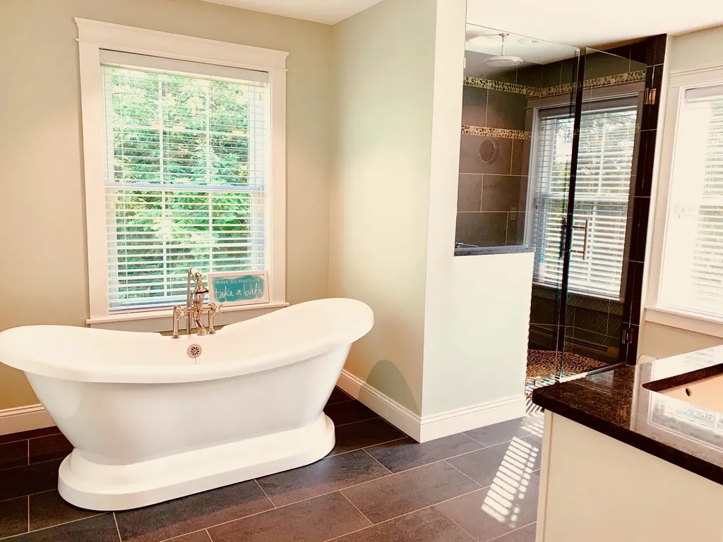 50 Dunton Circle Hampden ME 04444