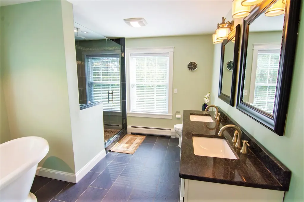 50 Dunton Circle Hampden ME 04444