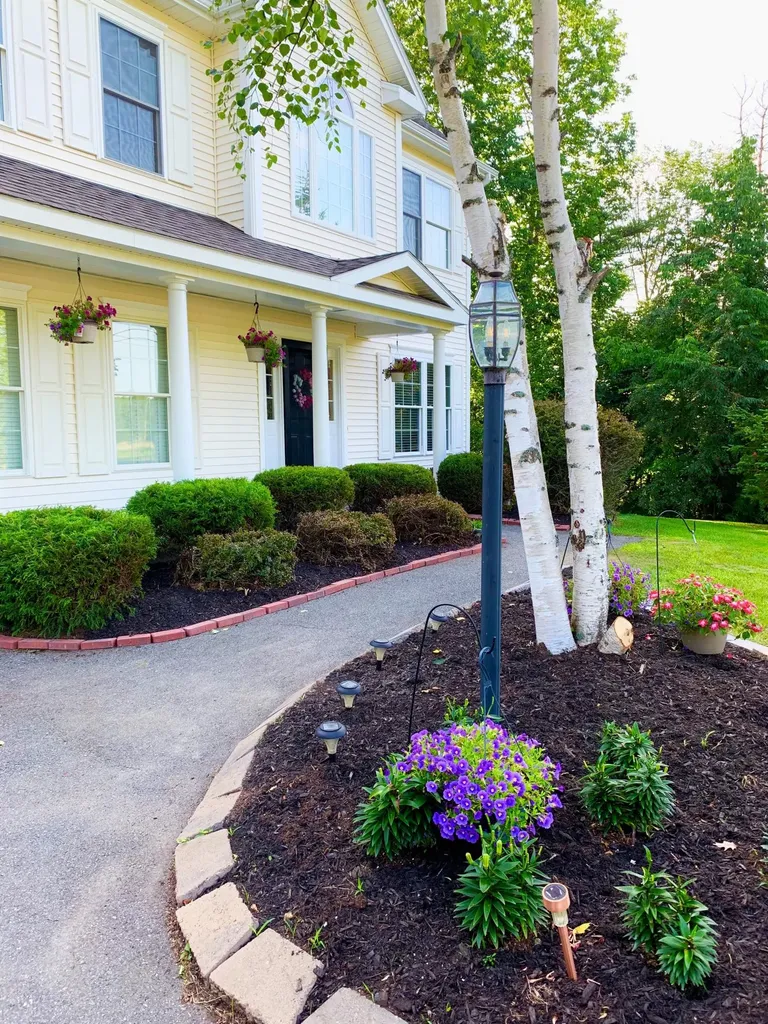 50 Dunton Circle Hampden ME 04444