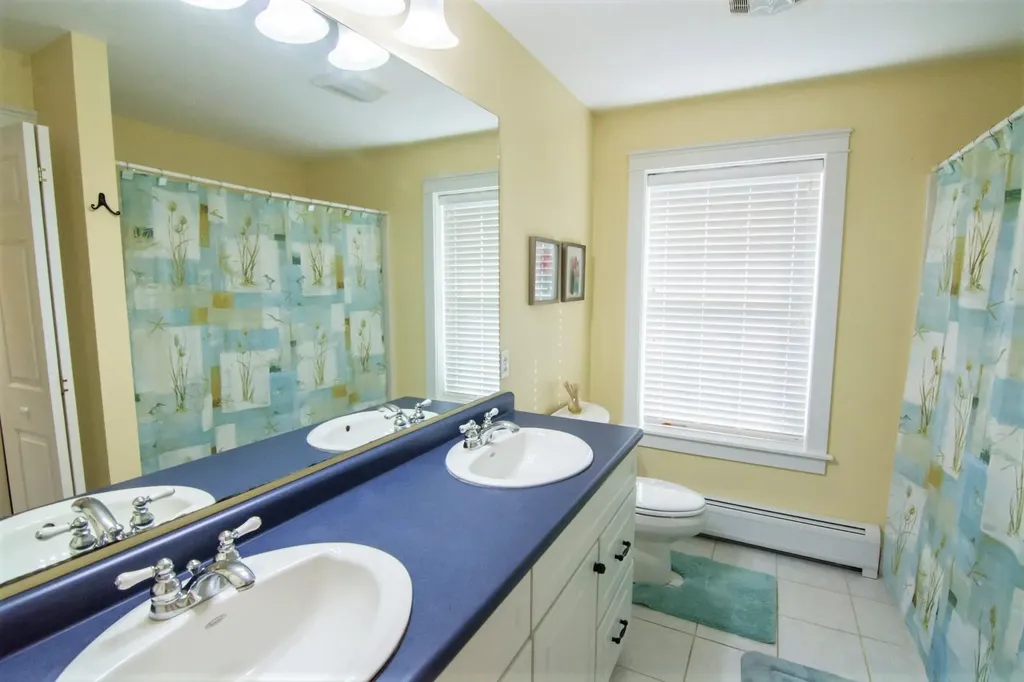 50 Dunton Circle Hampden ME 04444