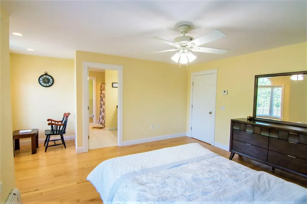50 Dunton Circle Hampden ME 04444