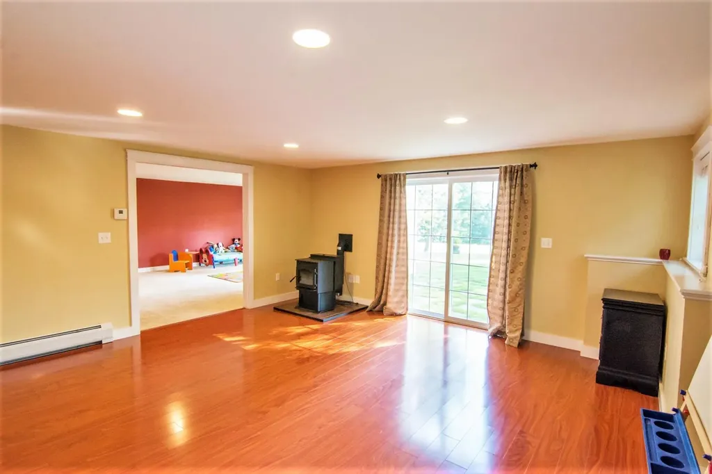 50 Dunton Circle Hampden ME 04444
