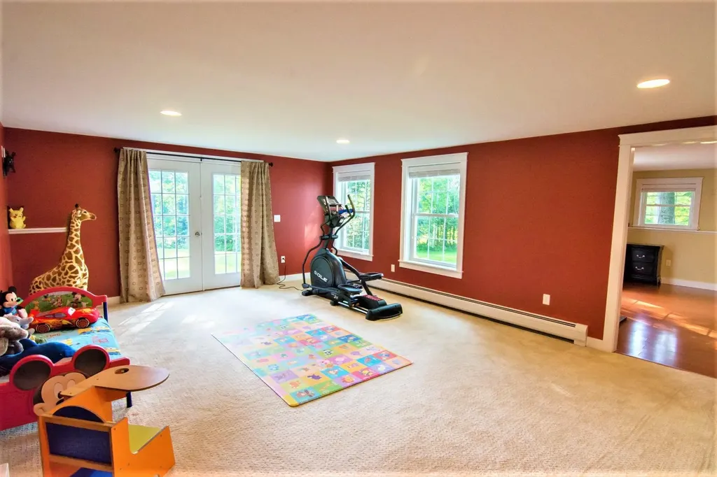 50 Dunton Circle Hampden ME 04444