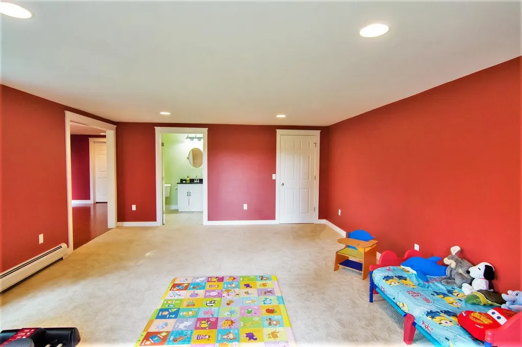 50 Dunton Circle Hampden ME 04444