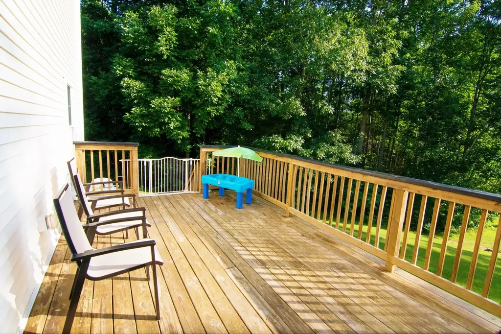 50 Dunton Circle Hampden ME 04444