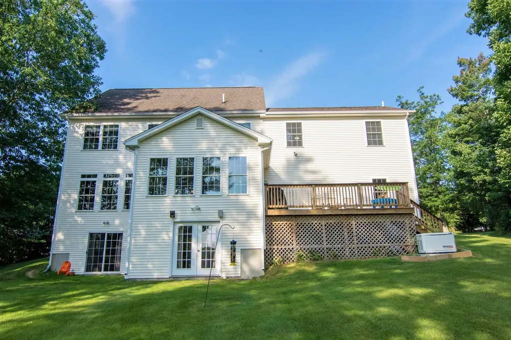 50 Dunton Circle Hampden ME 04444