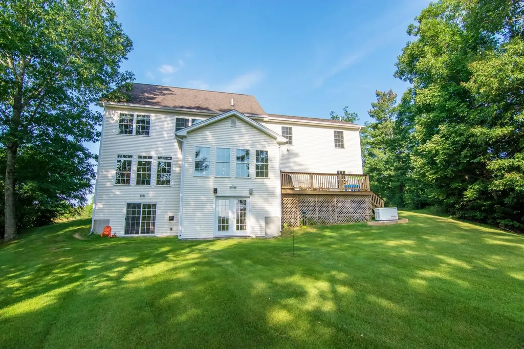 50 Dunton Circle Hampden ME 04444