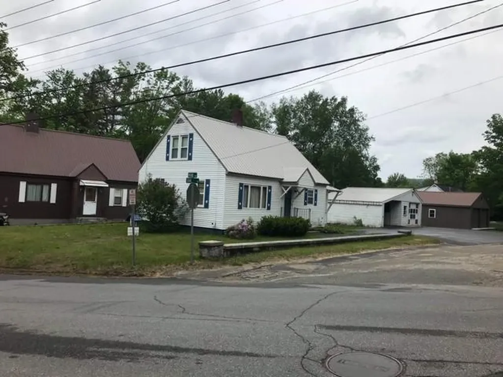 213 Oak Street Rumford ME 04276