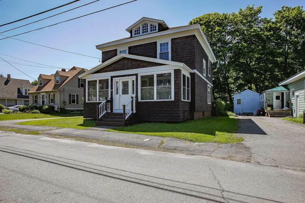 31 Wiley Street Bangor ME 04401