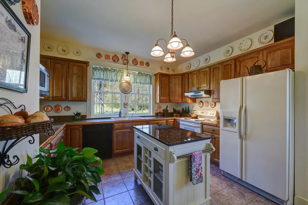 174 Summer Street Kennebunk ME 04043
