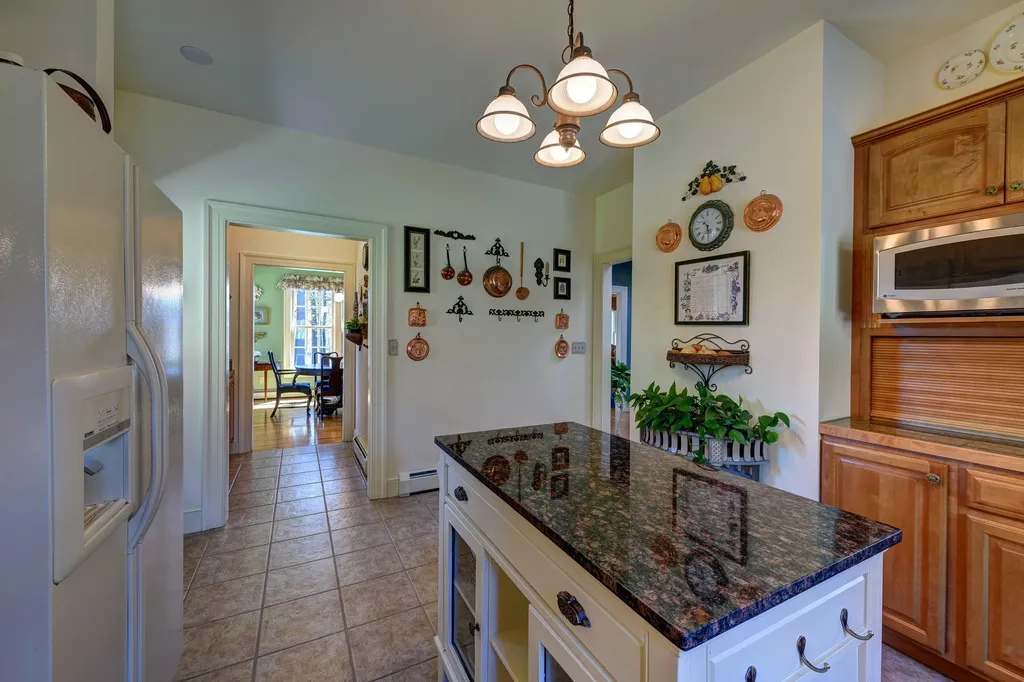 174 Summer Street Kennebunk ME 04043