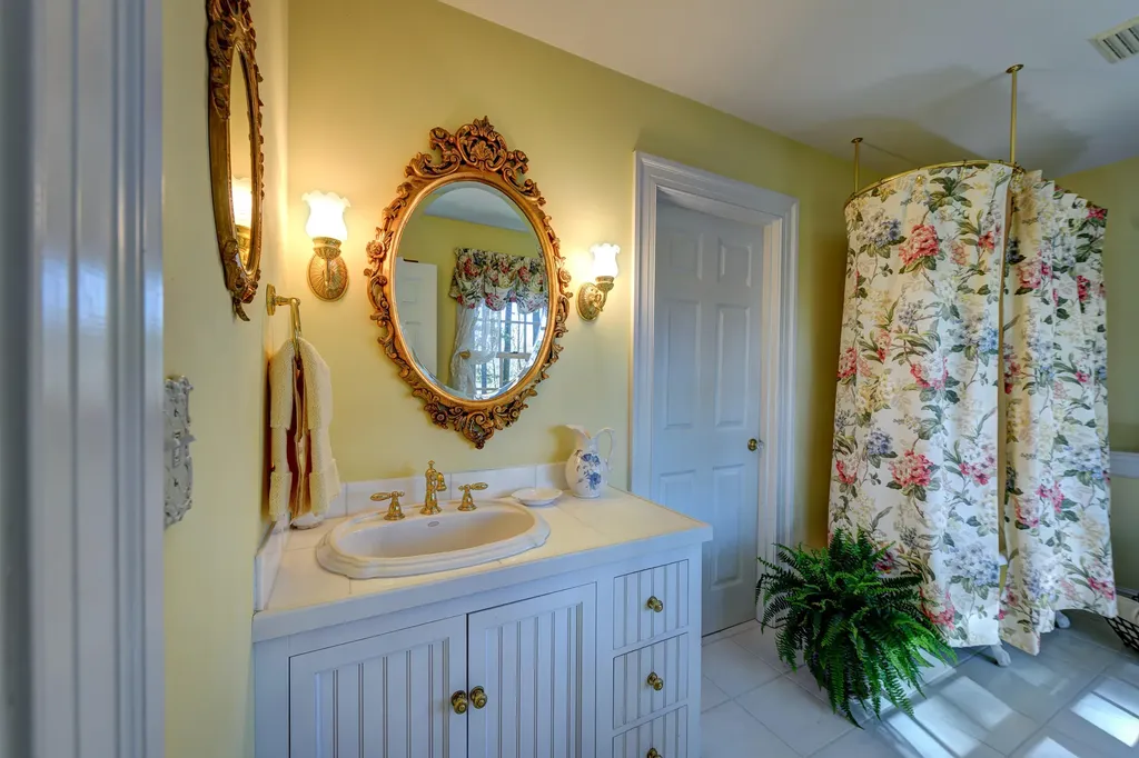 174 Summer Street Kennebunk ME 04043
