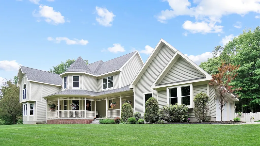 12 Pond Ridge Drive Lewiston ME 04240