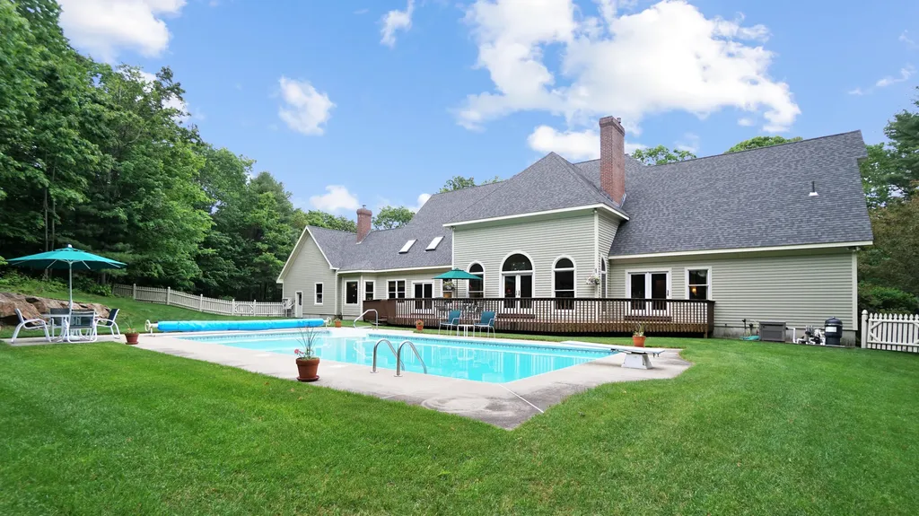 12 Pond Ridge Drive Lewiston ME 04240