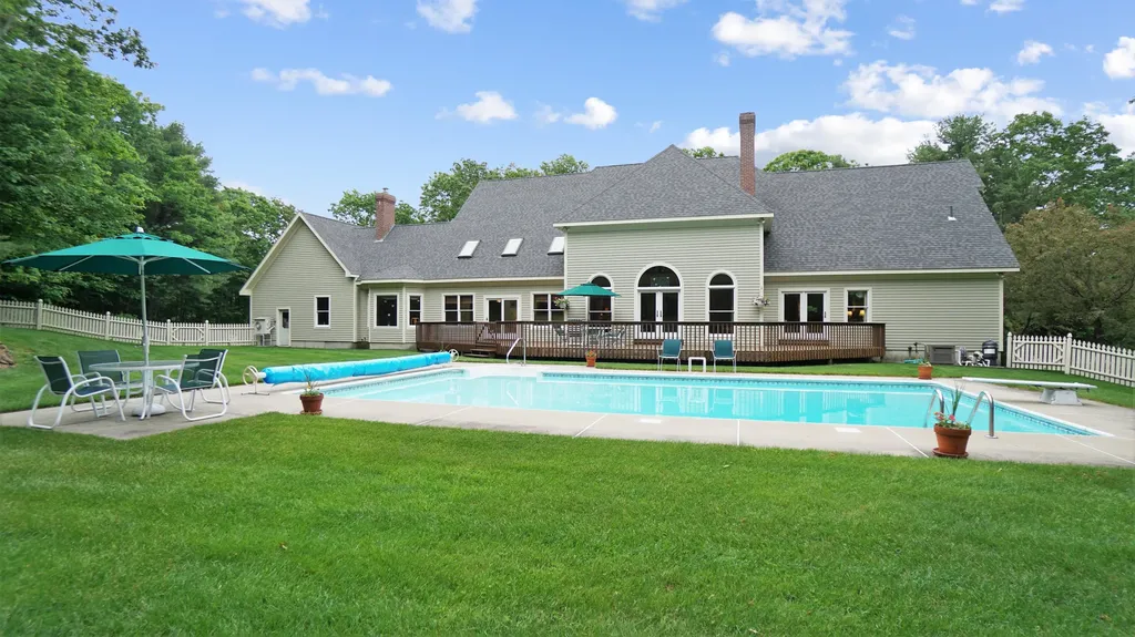 12 Pond Ridge Drive Lewiston ME 04240