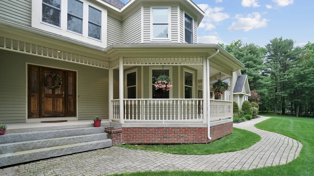12 Pond Ridge Drive Lewiston ME 04240