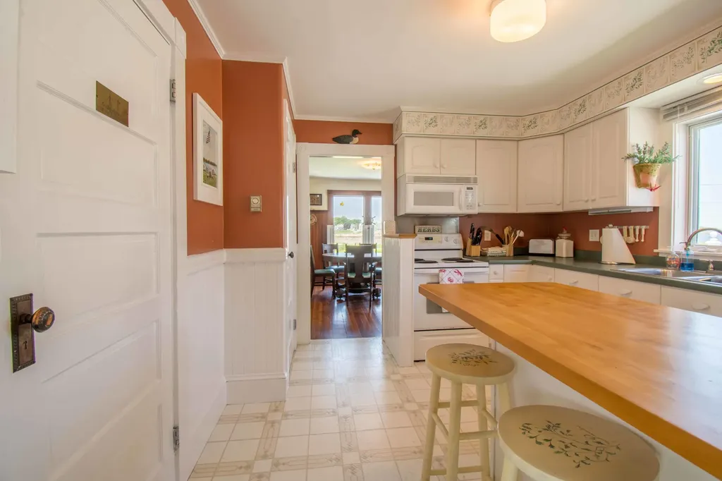 2 Willow Avenue York ME 03909