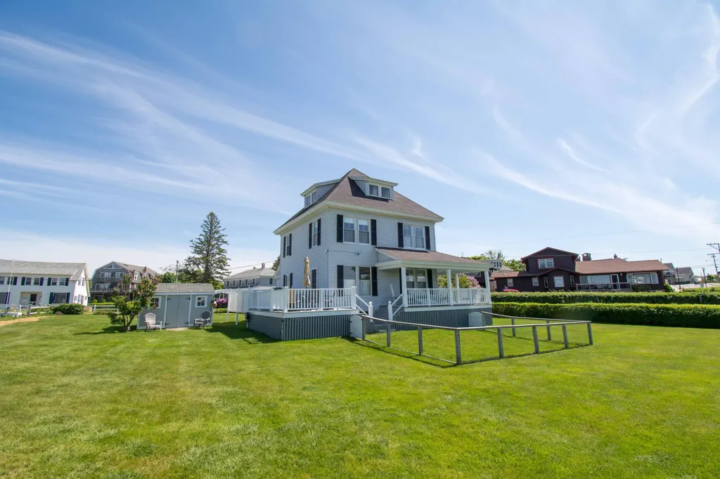 2 Willow Avenue York ME 03909