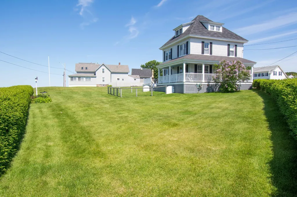 2 Willow Avenue York ME 03909