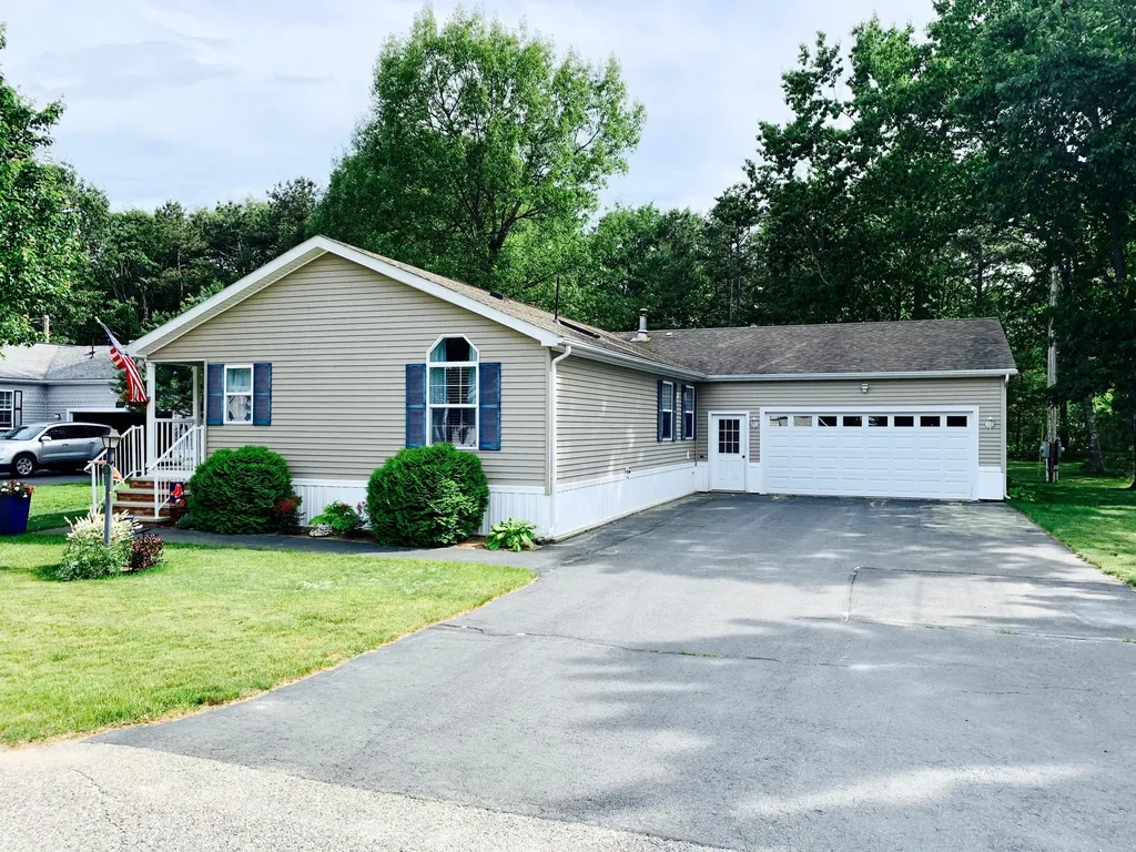 31 Candlewood Drive Lyman ME 04002