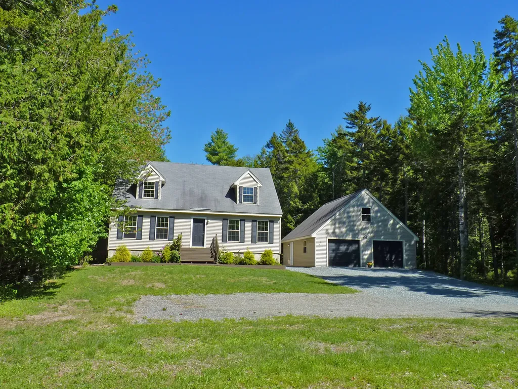 41 Ridgewood Court Hancock ME 04640