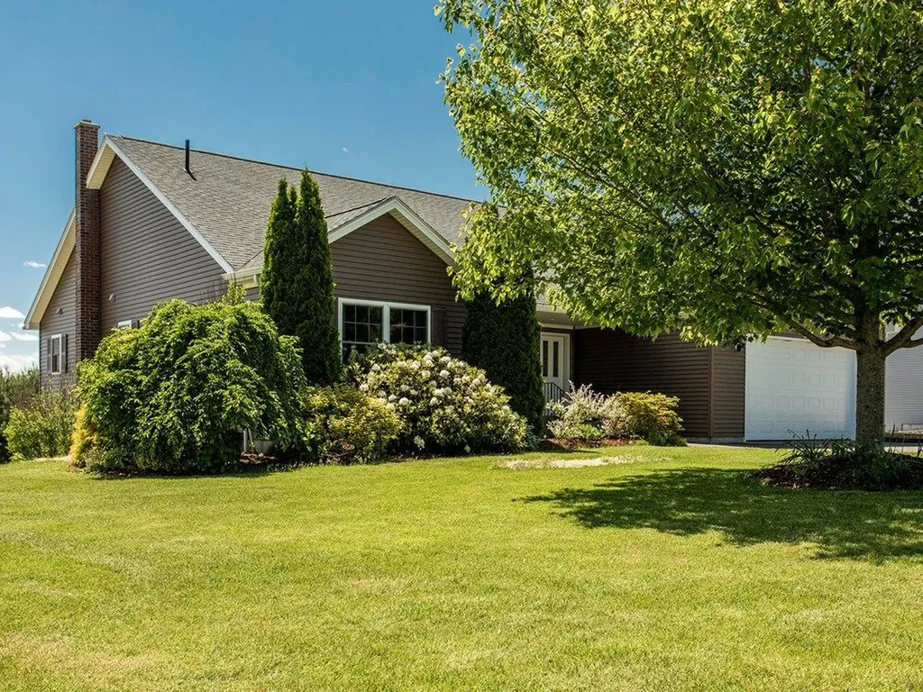 15 Pinnacle Drive Auburn ME 04210