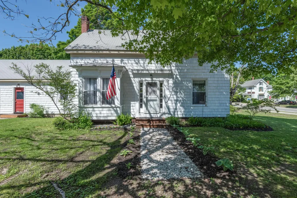 27 Main Street Gray ME 04039