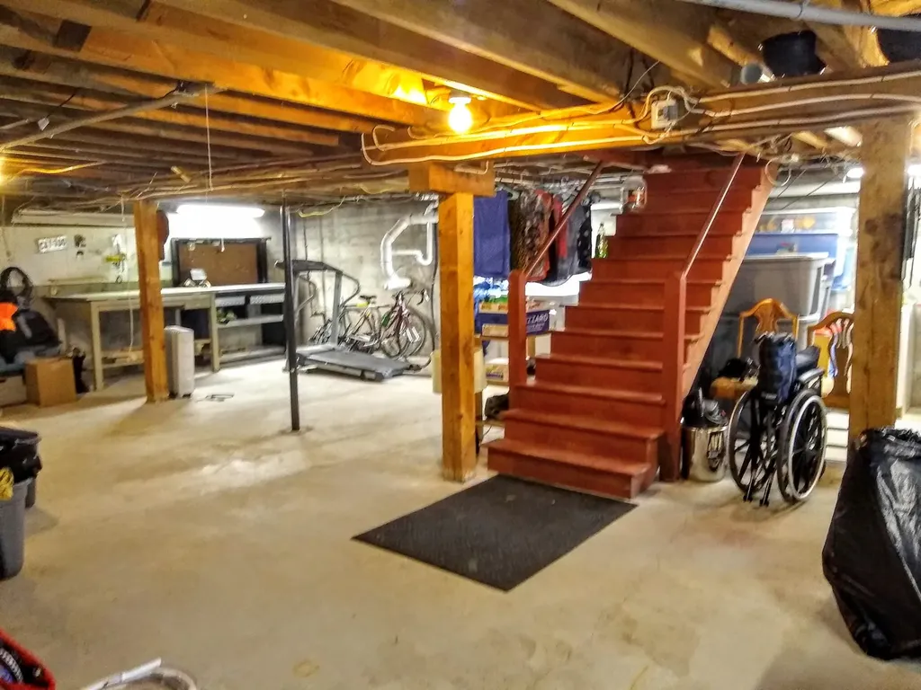 13 Allen Avenue Auburn ME 04210