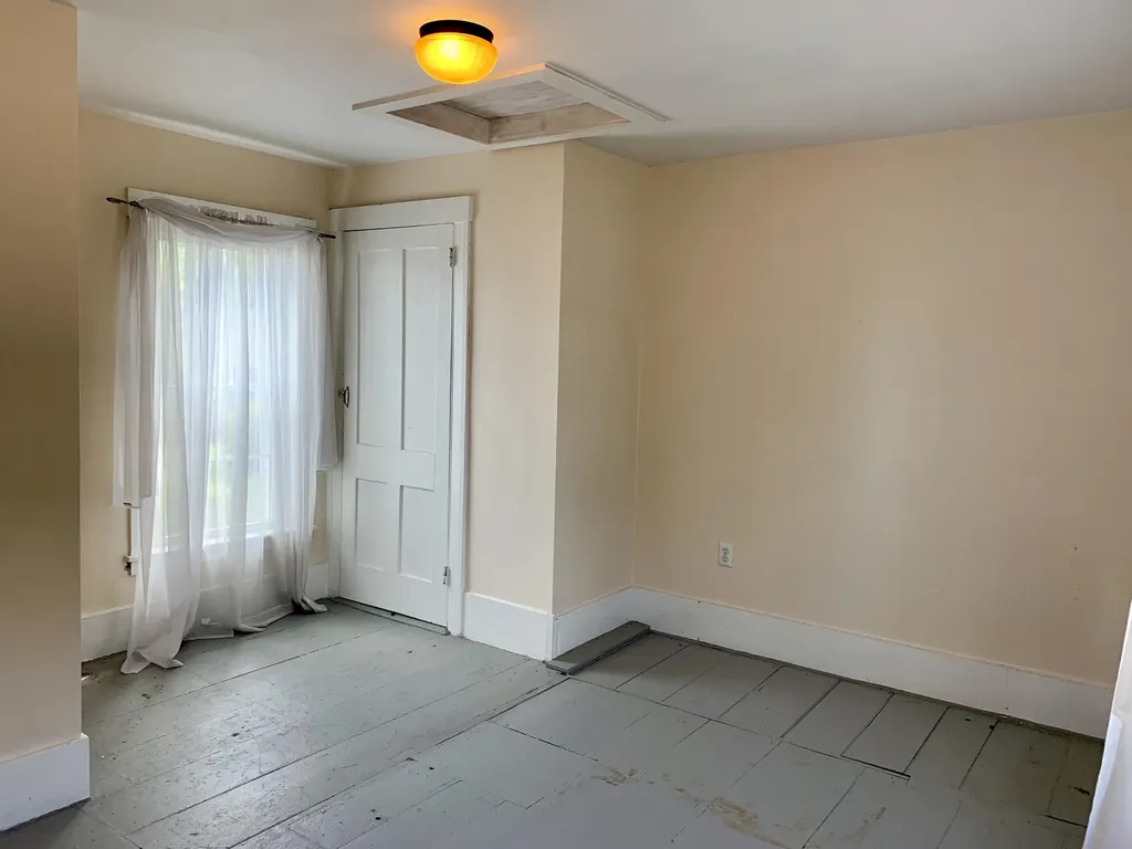 32 Washington Street Eastport ME 04631