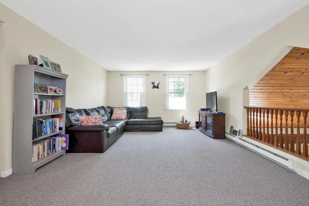 2 Hennessey Avenue Brunswick ME 04011