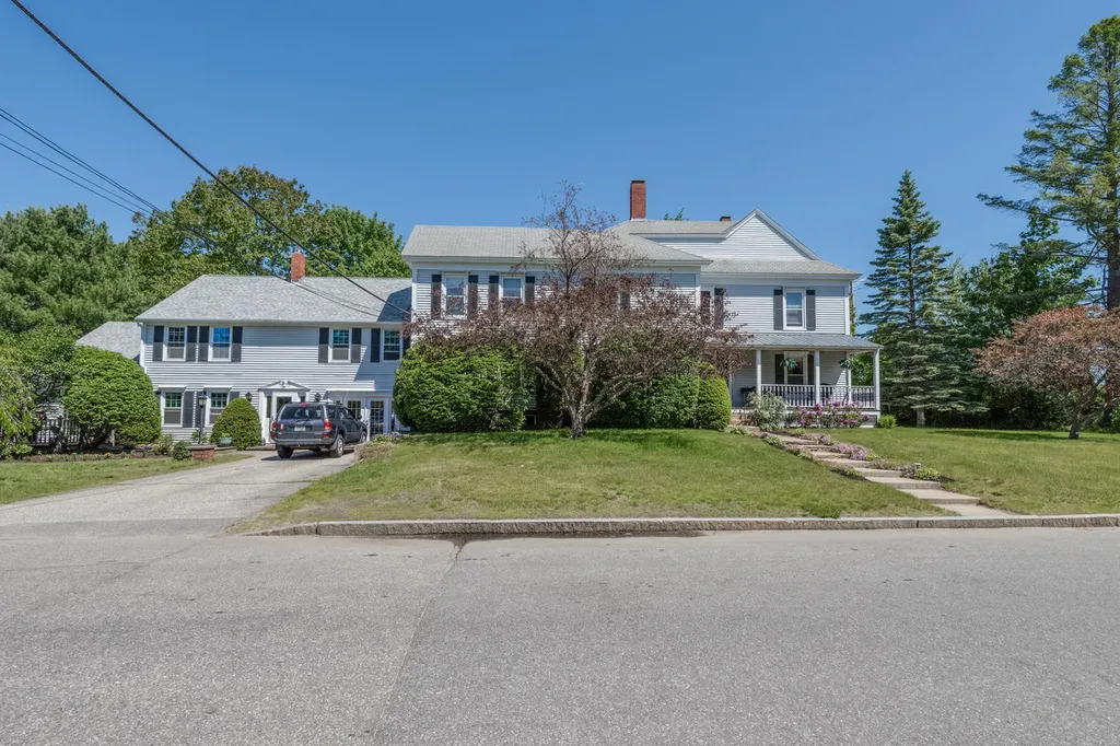 2 Hennessey Avenue Brunswick ME 04011