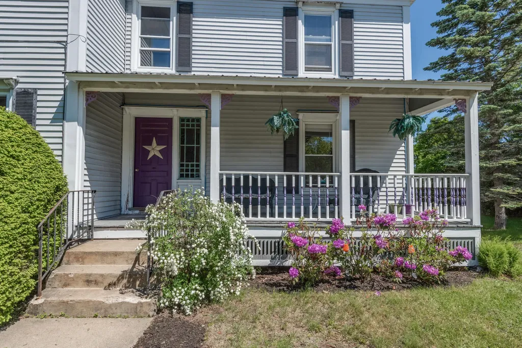 2 Hennessey Avenue Brunswick ME 04011