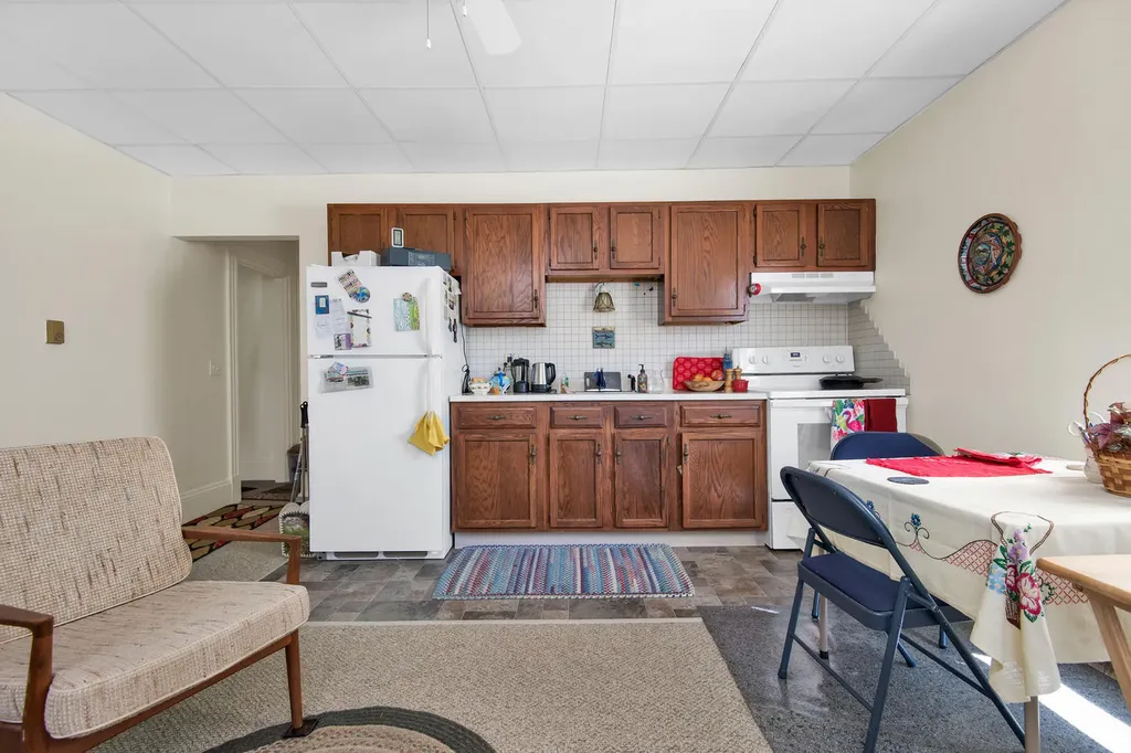 2 Hennessey Avenue Brunswick ME 04011