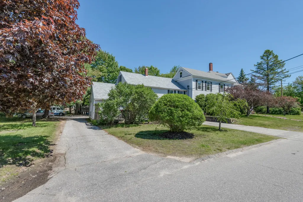 2 Hennessey Avenue Brunswick ME 04011